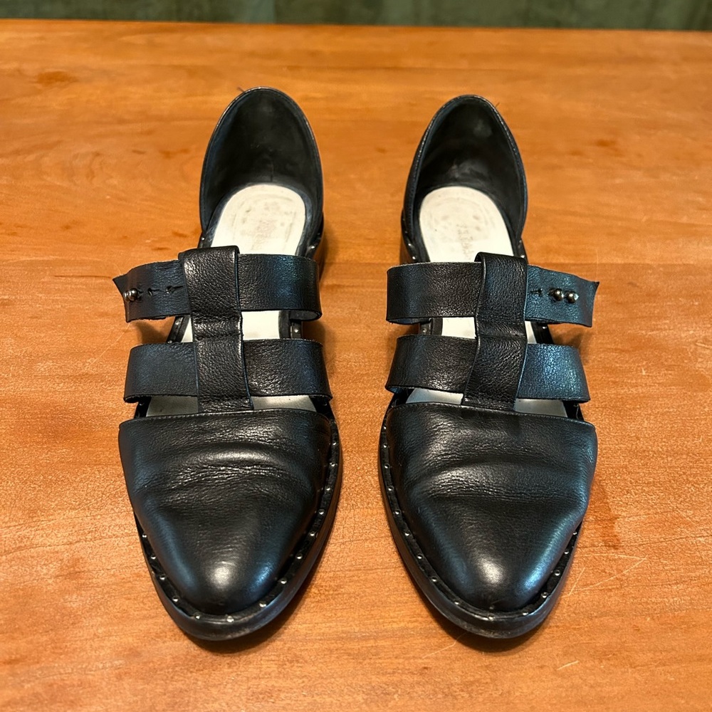 Freda Salvador Black Leather Pointed-Toe Flats